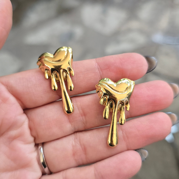 Arete corazón escurrido