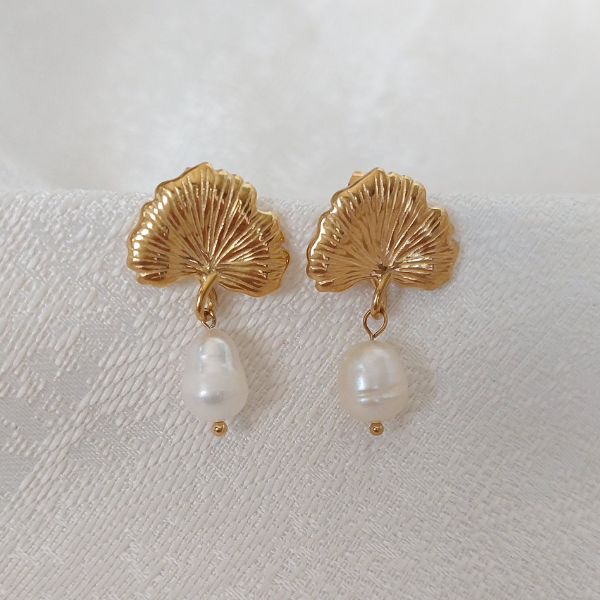 Arete pétalo perla