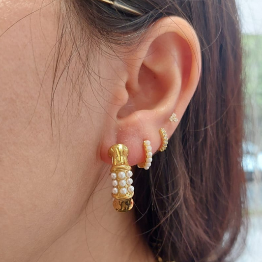 Media arracada bambu con perlas
