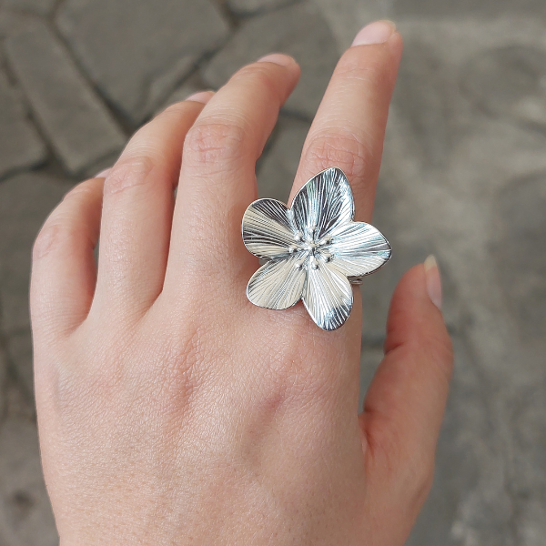 Anillo flor