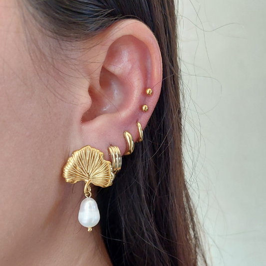 Arete pétalo perla