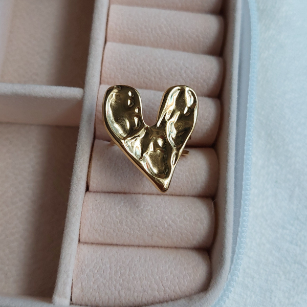 Anillo corazón martillado