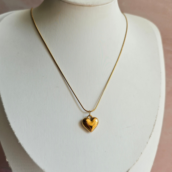 Collar corazón globo