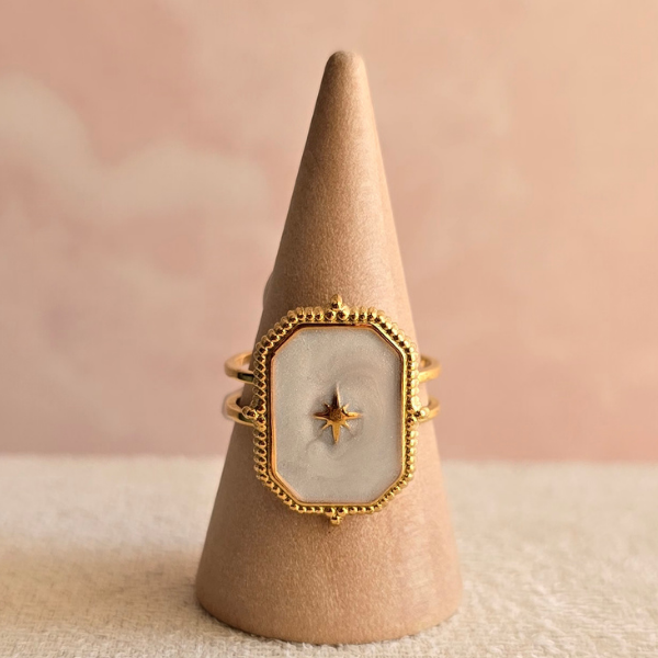 Anillo Adaya