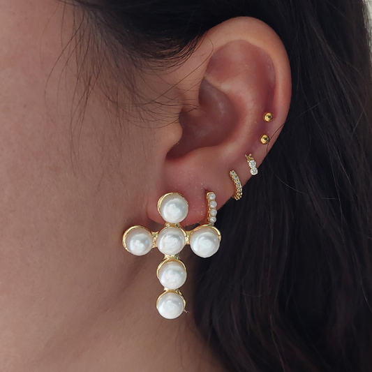 Aretes cruz vintage perlas